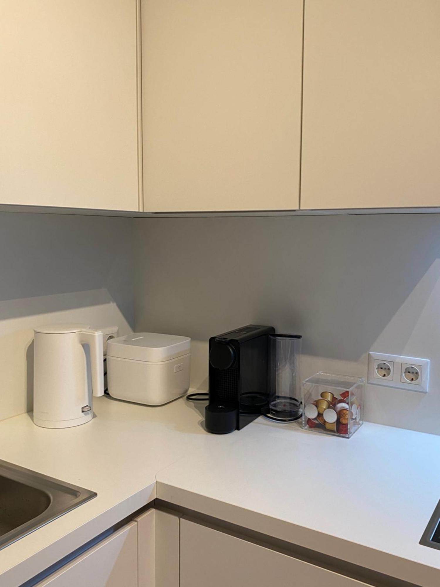 Central Comfort Cozy One-bedroom With City Views Wien